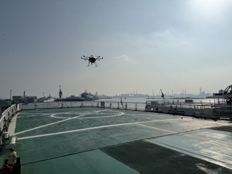 수소 드론 비행 장면. 포항해경 제공