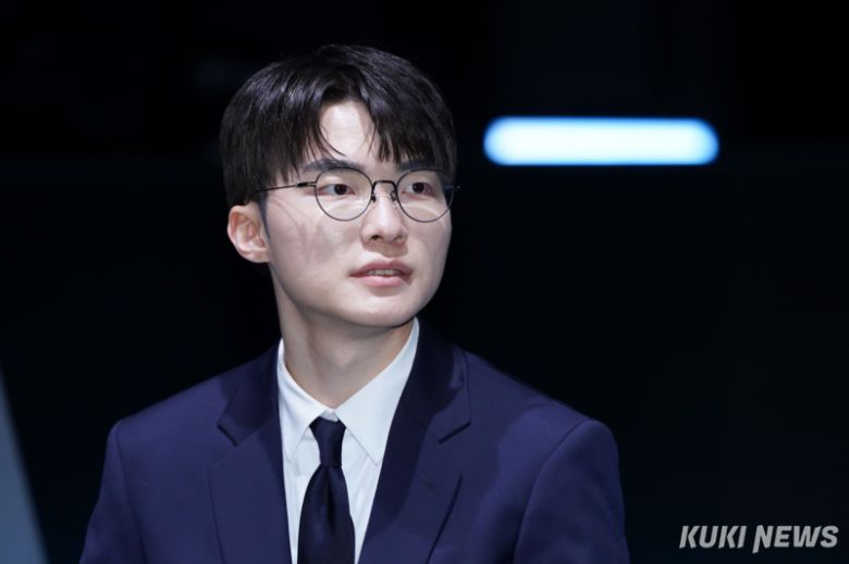 ‘페이커’ 이상혁이 18일 서울 종로구 치지직 롤파크 LCK 아레나에서 열린 기자간담회에 참석해 발언하고 있다. 유희태 기자