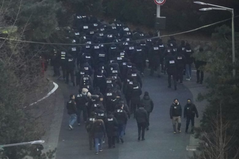 공수처와 경찰이 지난 1월15일 2차 체포영장 집행을 위해 한남동 관저로 진입하고 있다. 유희태 기자