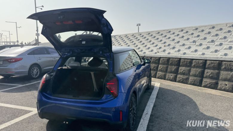 더 뉴 올-일렉트릭 MINI 쿠퍼 SE 후면부. 김수지 기자