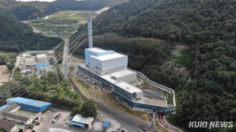 강릉시가 올해 442억원을 투입, 시민 참여 확대와 폐기물 처리 인프라 고도화를 통해 지속가능한 자원순환 경제 조성에 본격 나선다. 강릉시자원순환센터 전경. 강릉시 제공