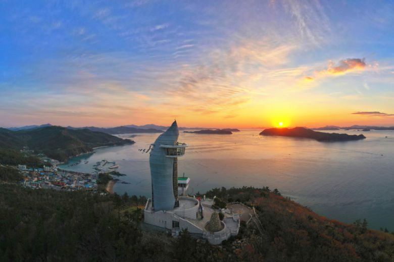 해남군에 따르면 지난해 해남을 찾은 관광객은 984만8576만 명으로, 2024년 923만7014명 보다 무려 61만1562명(6.6%) 늘면서 해남 관광의 가파른 성장세를 이어갔다. /해남군