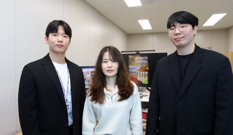 (왼쪽부터)한국기계연구원 강병호 학생연구원, 전소희 책임연구원, 한밭대 하지환 교수. 한국기계연구원