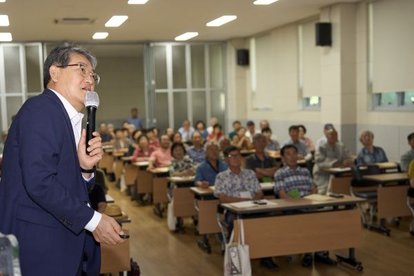 김순호 구례군수, 구례군지회 부설 노인대학 특강 개최 [사진=전라남도 구례군]