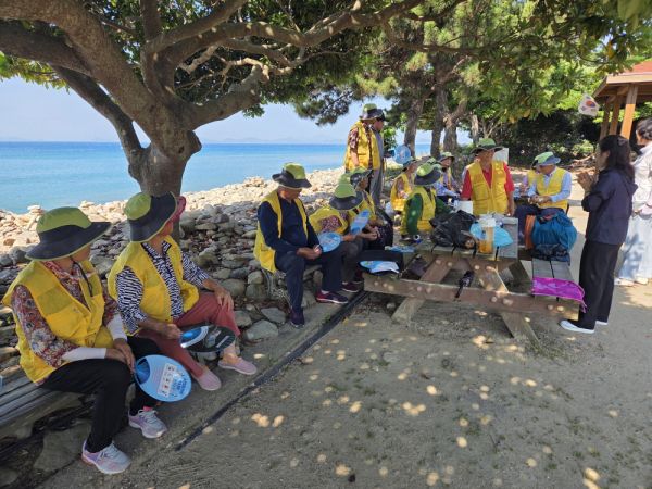 고흥군, 폭염 대비 노인일자리사업 현장 안전 점검 강화 [사진=전라남도 고흥군]