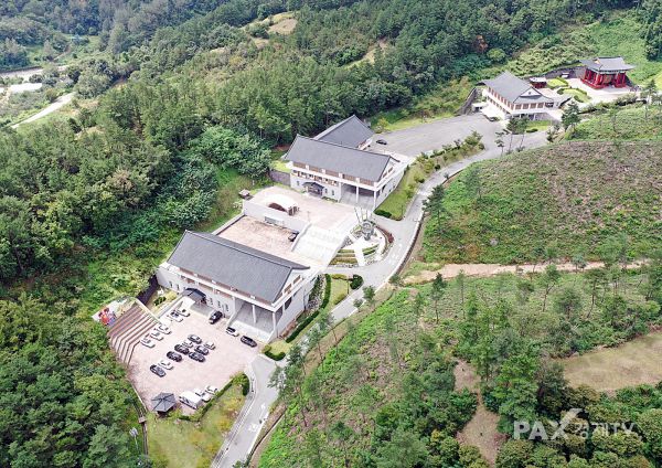 3일 국회 본회의에서 의결된 2026년도 정부 예산에 '국립국악원 충북영동분원 건립' 2억 원이 확정되면서 기본계획 수립·타당성 조사용역 등 분원 건립을 위한 절차가 본격화된다. 사진은 영동군 심천면 고당리에 위치한 영동국악체험촌 전경. [사진제공=영동군]