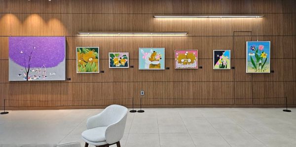 두요 김민정 작가와 조안나 작가가 함께하는 모녀전 '행복이 자라는 순간'이 오는 2월 28일까지 삼성노블카운티 너싱홈에서 진행된다/[사진=이상묵 기자]