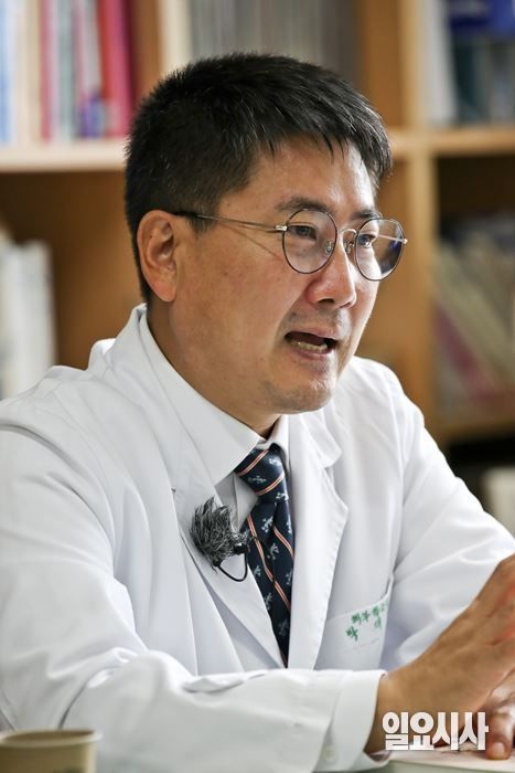 <일요시사>와 인터뷰 갖고 있는 박대균 순천향대 해부학교실 교수 ⓒ고성준 기자