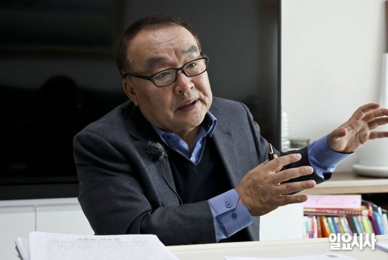 이용민 중위의 부친 이득희씨가 <일요시사>와 인터뷰를 갖고 있다. ⓒ고성준 기자