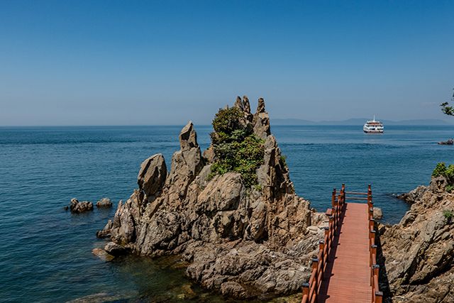 부아산 구름다리 갯티길에서 만나는 오형제 바위