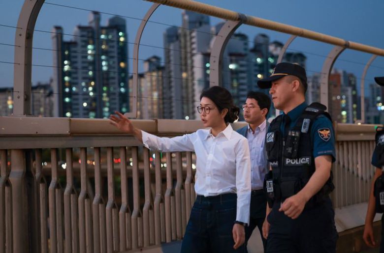 지난달 10일, 마포대교 방문한 김건희 여사 ⓒ뉴시스