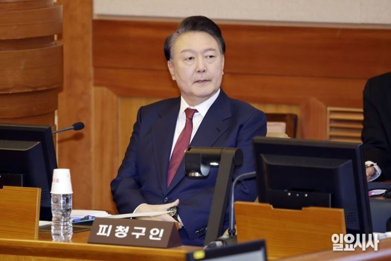 헌법재판소 출석해 있는 윤석열 대통령 ⓒ사진공동취재단