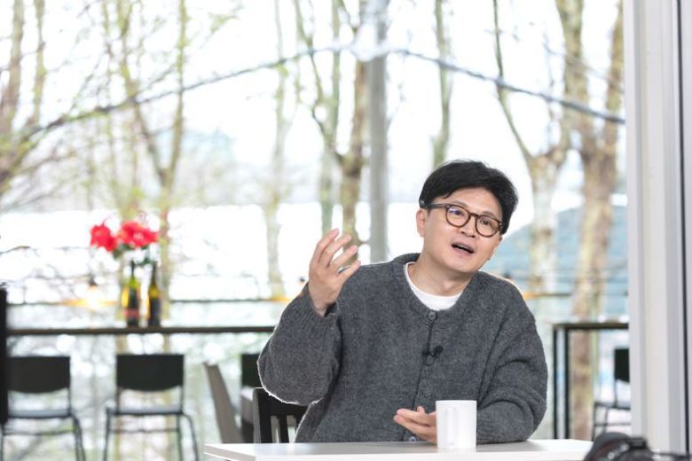 <일요시사>와 대담 갖고 있는 한동훈 전 국민의힘 대표 ⓒ국민먼저 캠프