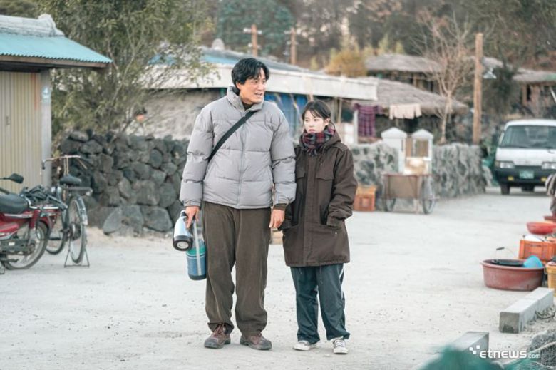 <폭싹 속았수다>의 배우 박해준과 아이유 ⓒ넷플릭스