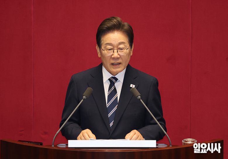 17일, 제헌절 공휴일 재검토를 지시한 이재명 대통령 ⓒ문경덕 기자