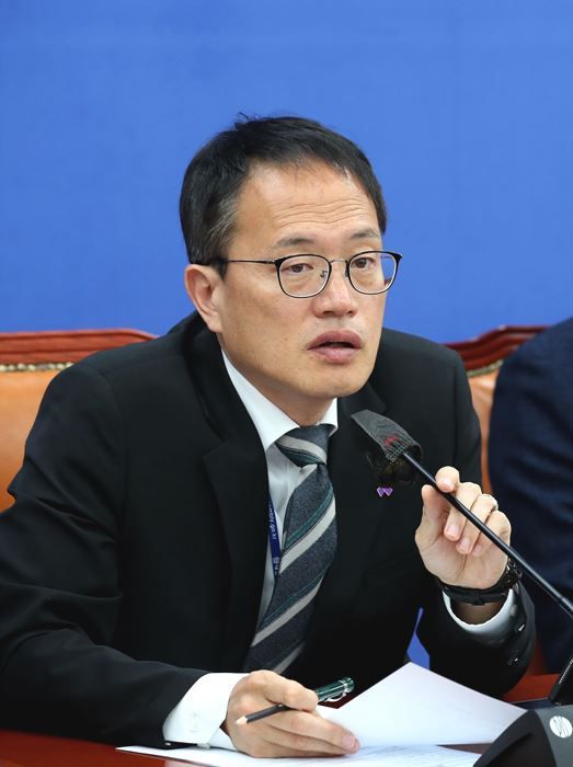 더불어민주당 내에서 가장 먼저 서울시장 출마를 선언한 박주민 의원