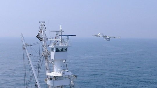 동원산업(사업부문 대표 박상진·기술부문 대표 장인성)이 세계 최초로 어군 탐지(이하 어탐) 전용 드론을 개발해 조업 현장에 본격 투입했다고 20일 밝혔다. /사진=동원산업