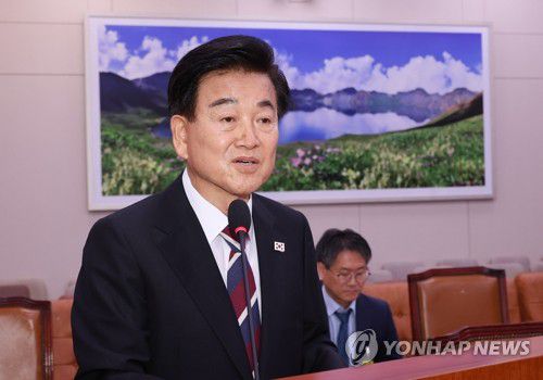 (서울=연합뉴스) 김주형 기자 = 정동영 통일부 장관 후보자가 14일 국회 외교통일위원회에서 열린 인사청문회에 출석해 인사말하고 있다. 2025.7.14 kjhpress@yna.co.kr