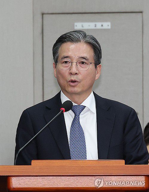 (서울=연합뉴스) 박동주 기자 = 김용범 대통령실 정책실장이 18일 서울 여의도 국회에서 열린 운영위원회 전체회의에서 2026년도 예산안 관련 제안설명하고 있다. 2025.11.18 pdj6635@yna.co.kr