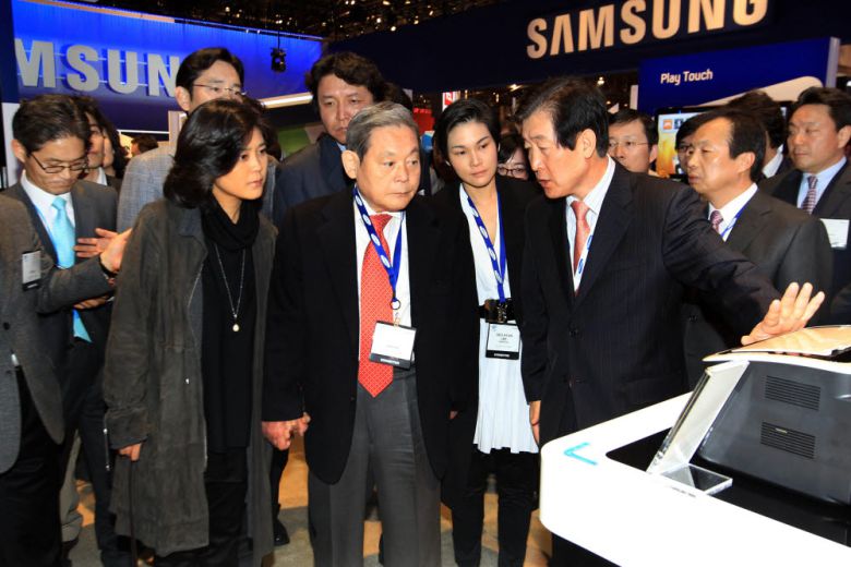 이건희 회장 CES 2010 참관 당시 사진