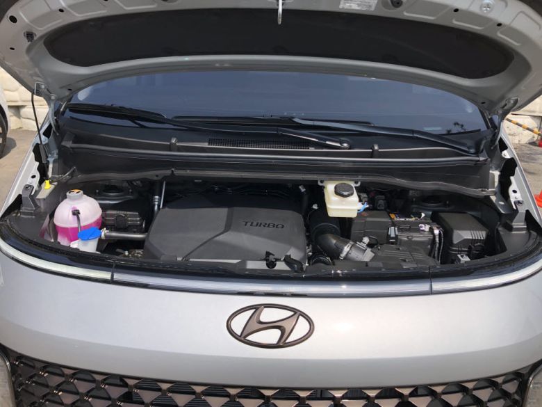 스타리아 2.2ℓ 디젤 엔진. / 정치연 기자