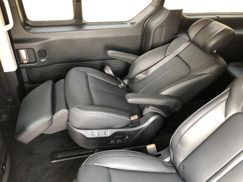 스타리아 2열 프리미엄 릴렉션 시트. / 정치연 기자