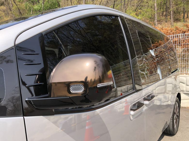 스타리아 사이드미러. / 정치연 기자