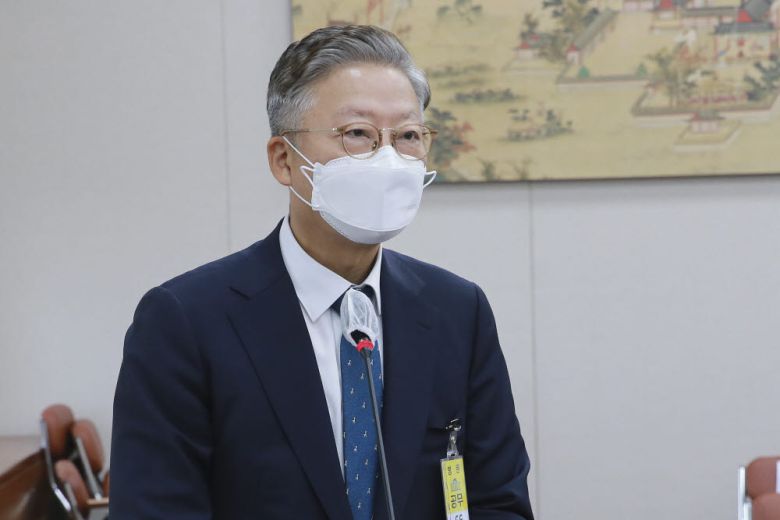 김연수 서울대학교병원장이 업무보고를 하고 있다.