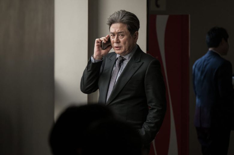 영화 침묵 속 최민식의 모습. (사진=CJ ENM 제공)