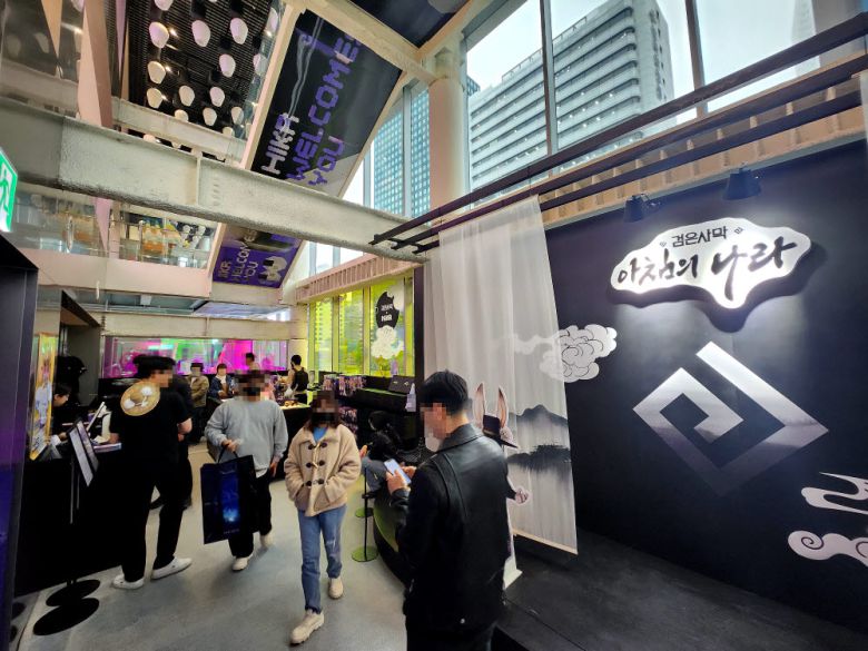 펄어비스는 11일 서울 중구 한국관광홍보관 하이커 그라운드에 검은사막 아침의 나라 팝업 스토어를 오픈했다.