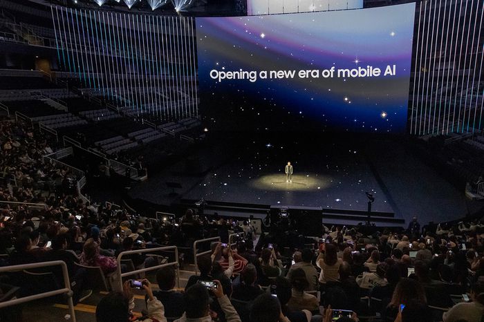 17일(현지시간) 미국 새너제이에 위치한 SAP센터에서 개최된 '갤럭시 언팩 2024'에서 노태문 사장이 기조 연설을 하고 있는 모습