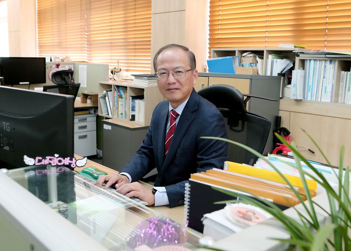 김기정 대전여자상업고등학교 교감.