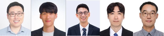 가스만을 정확히 찾아내는 기술을 개발한 연구팀. 왼쪽부터 김영기 포스텍 교수, 포스텍 통합과정 최진강 씨, 손창윤 서울대 교수, 서울대 정경준 박사, 이민재 군산대 교수