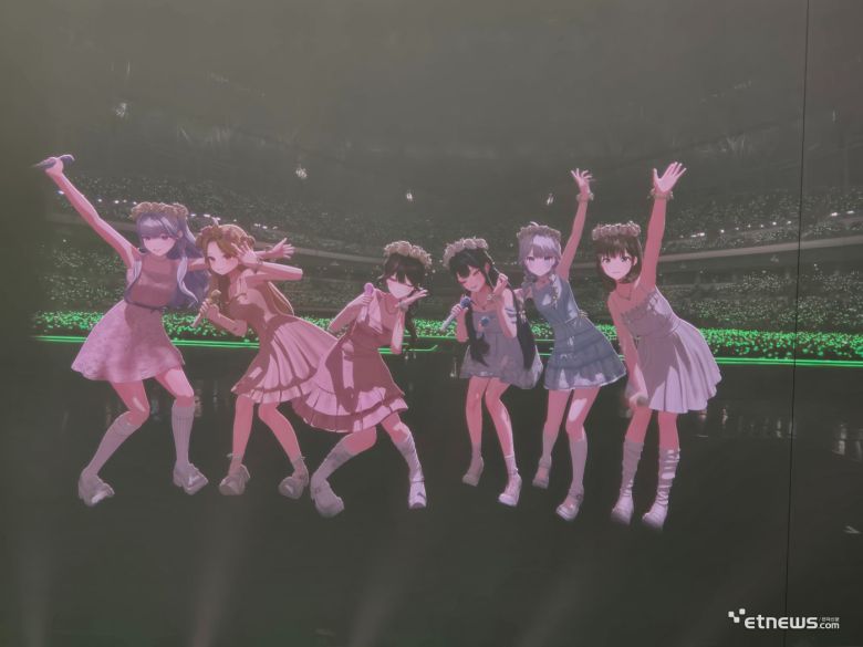 17일 서울 구로구 고척 스카이돔에서는 '이세계 페스티벌 2025'(이세페) 2회차 무대가 진행됐다. 이세계아이돌 멤버들이 기념촬영하고 있다.