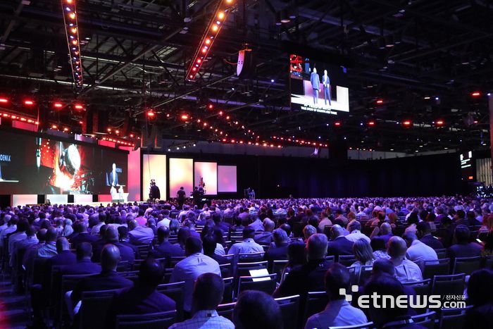 21일(현지시간) 미국 올랜도 오렌지카운티컨벤션센터에서 열린 SAP '사파이어 2025' 키노트 현장. ⓒ박종진기자