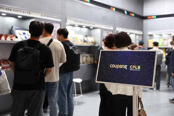 쿠팡 CPLB가 11일 중소 제조 파트너 30개사와 함께 서울 삼성동 코엑스에서 개최된 산업통상자원부가 주최하는 '2025디지털 유통·물류대전'에 동반참가하고 있다.