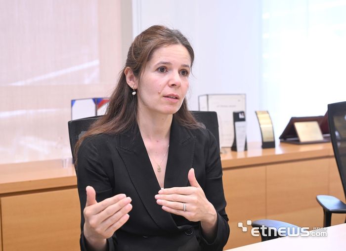 시벨 톰바즈 에릭슨 코리아 파트너스 CEO가 에릭슨 코리아 파트너스 본사 건물에서 전자신문과 인터뷰를 하고 있다. 박지호 jihopress@etnews.com