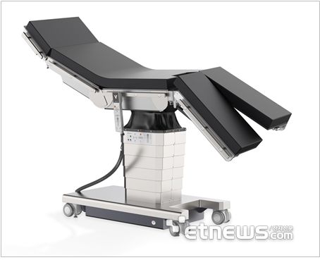 덴티스가 고객 수요에 맞춘 핵심 기능을 추가하고, 가격 경쟁력을 대폭 강화한 수술대 'LUVIS ST300'