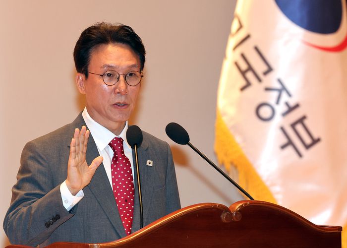 김민석 국무총리가 7일 정부세종청사 대강당에서 열린 취임식에서 취임 선서를 하고 있다. 연합뉴스.