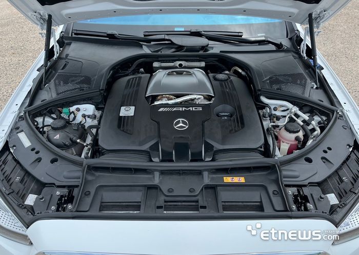 메르세데스-AMG S 63 E 퍼포먼스 엔진룸. 제주=정치연 기자