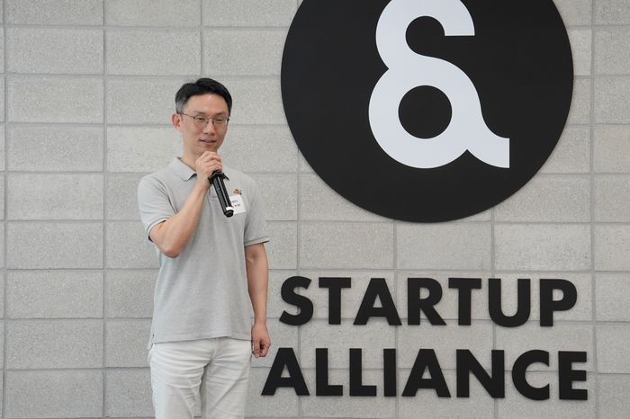 김치원 카카오벤처스 부대표가 15일 서울 강남구 엔스페이스에서 열린 카카오벤처스 브라운백미팅에서 기조연설을 하고 있다.(사진=카카오벤처스)