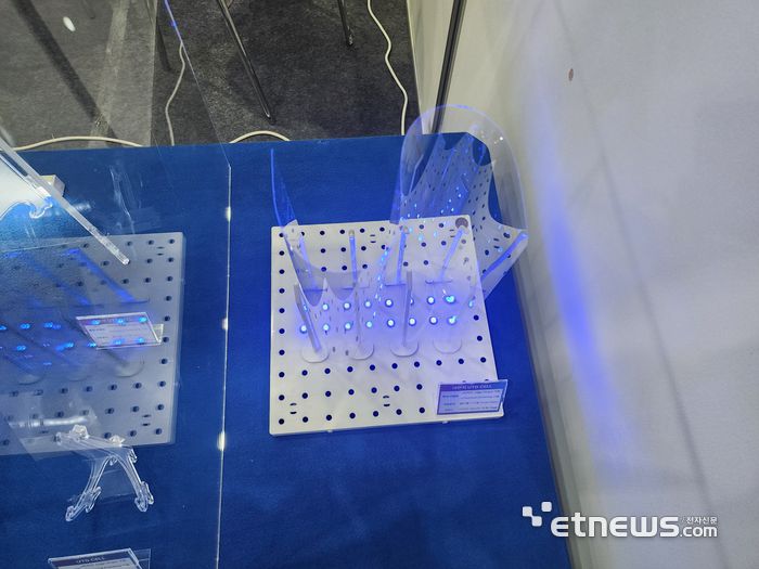 이코니의 18인치 크기 UTG 시제품. 〈사진= 김영호 기자〉