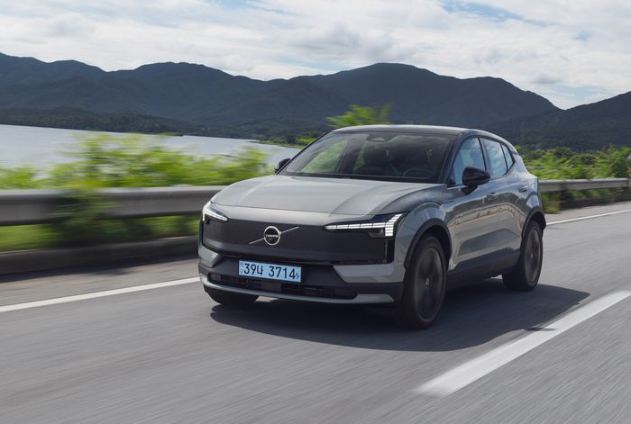 볼보 EX30 크로스컨트리