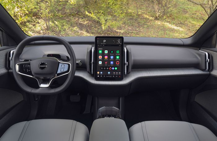 볼보 EX30 크로스컨트리 실내