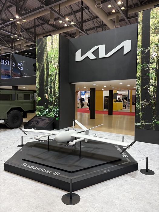 네온네크는 드론전용 소형전술차량에 최적화한 모듈형 수직이착륙기(VTOL)를 새롭게 개발해 '서울 국제 항공우주 및 방위산업 전시회(ADEX 2025)'에서 첫 공개했다. 사진 출처 :  네온테크