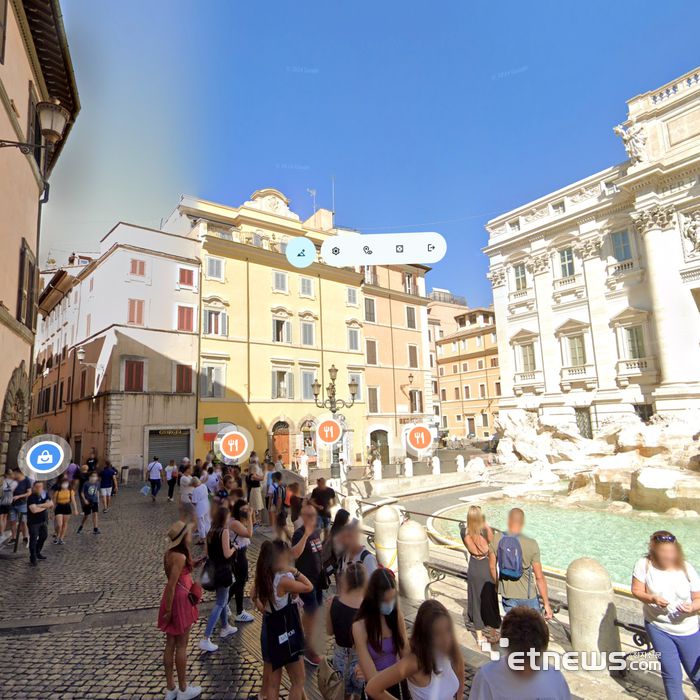 구글 맵이 안내한 관광지. 화면에는 식당, 쇼핑몰 들이 올라와있다. 이를 클릭하면 관련 안내를 자세히 받을 수 있다.