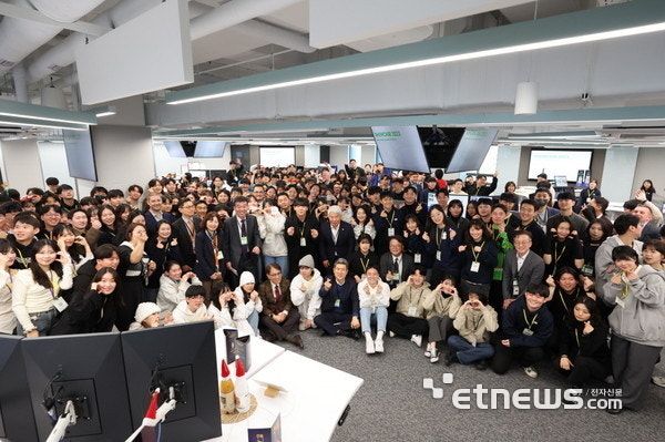 애플 디벨로퍼 아카데미 수료식 모습.