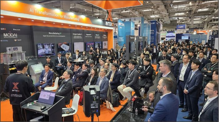 지난 2025년 독일 하노버 산업 박람회(Hannover Messe)에서 많은 관심을 받고 있는 인터엑스 (제공 : 인터엑스)