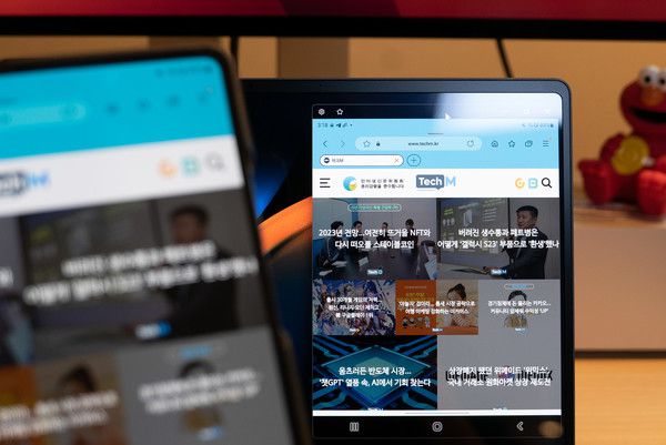 '갤럭시 Z 폴드4'와 '갤럭시북3 프로'를 연결한 모습 /사진=테크M