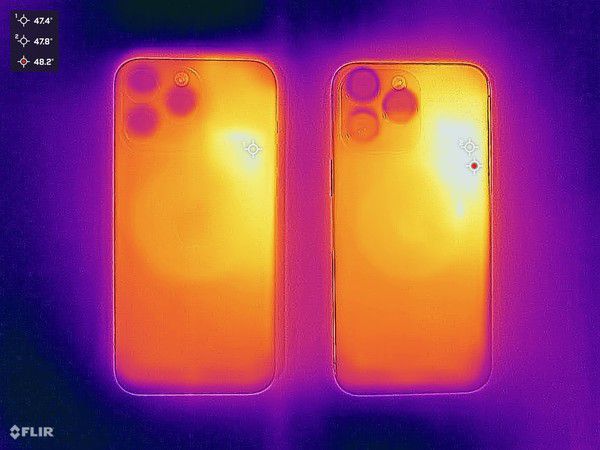 아이폰 15 프로 맥스(왼쪽)과 아이폰 14 프로 맥스 /사진=테크M